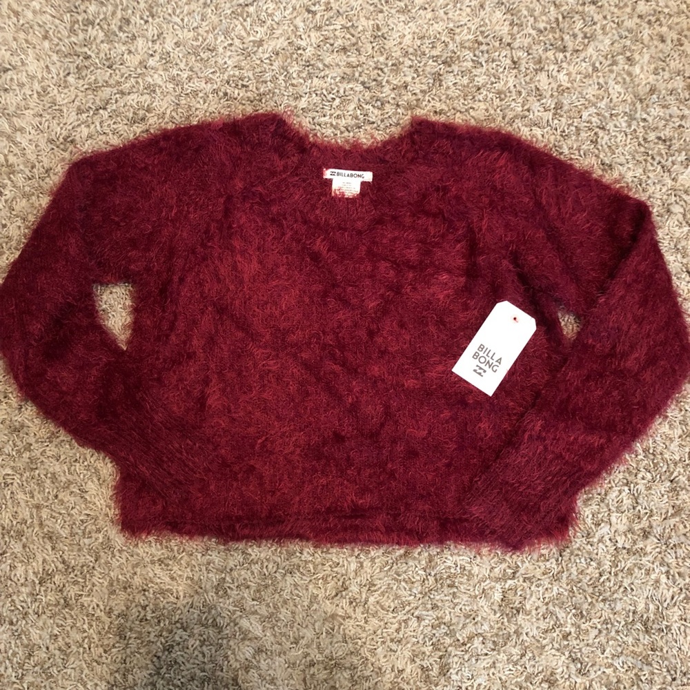 SOLD! Billabong NWT cropped sweater
